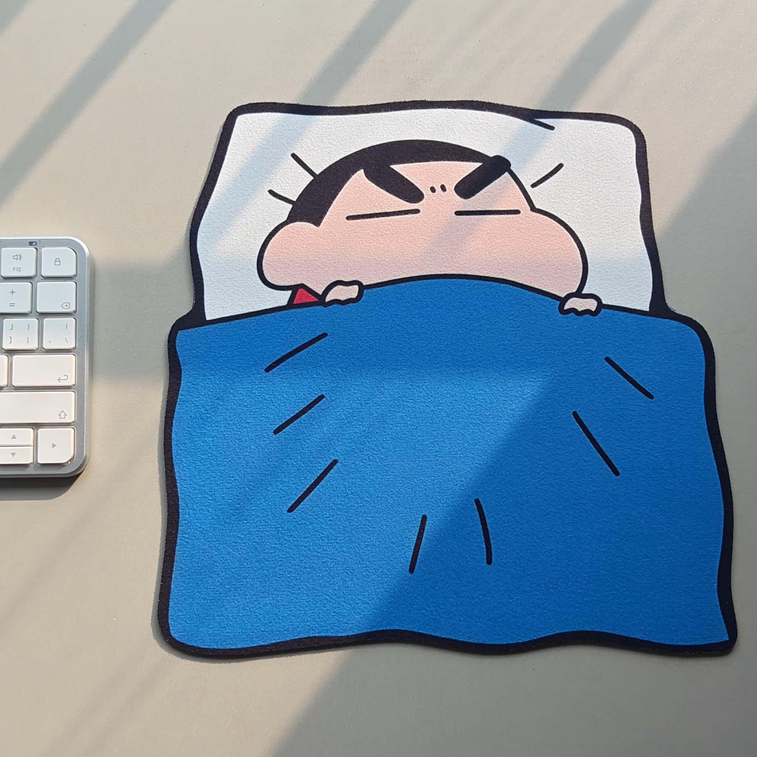 Home Office Setup - 大人気のかわいいクレヨンしんちゃんマウスパッド、ゴム製滑り止めベース、柔らかい布地表面、オフィス/自宅/コンピューター用アニメデスクマット