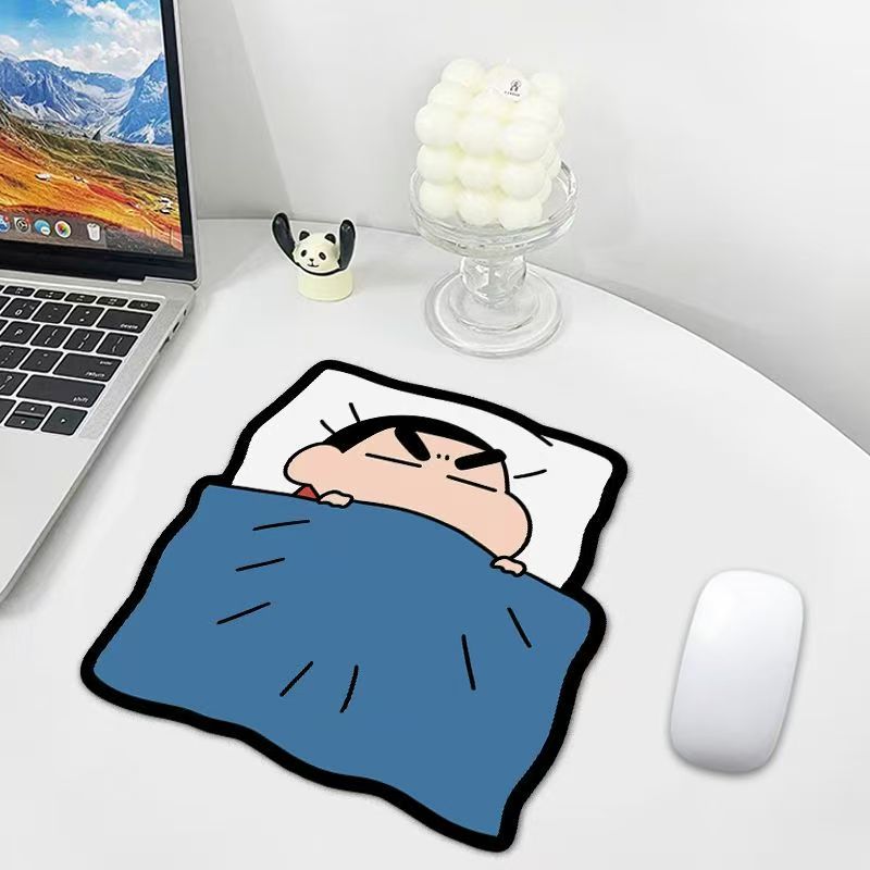 大人気のかわいいクレヨンしんちゃんマウスパッド、ゴム製滑り止 - Home Office Setup のレビューと価格