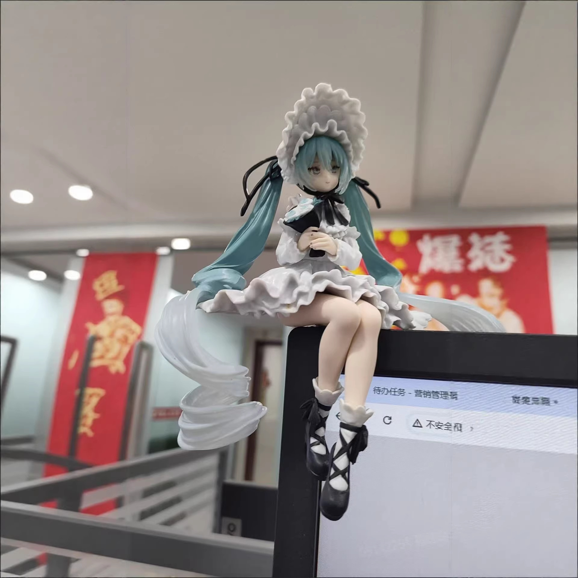 12 センチメートルミクアニメフィギュアレトロ美少女人形コレ - Home Office Romance Manga のレビューと価格