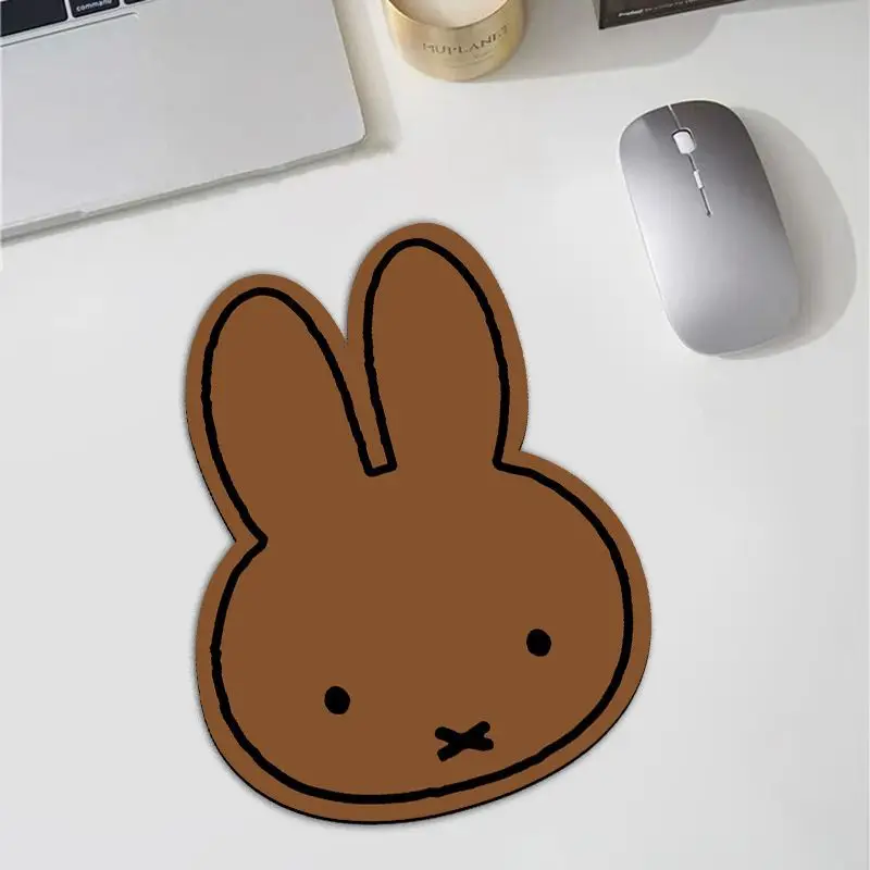 かわいいミッフィーのウサギ型マウスパッド、おしゃれなオフィス - Home Office Desk Ideas のレビューと価格