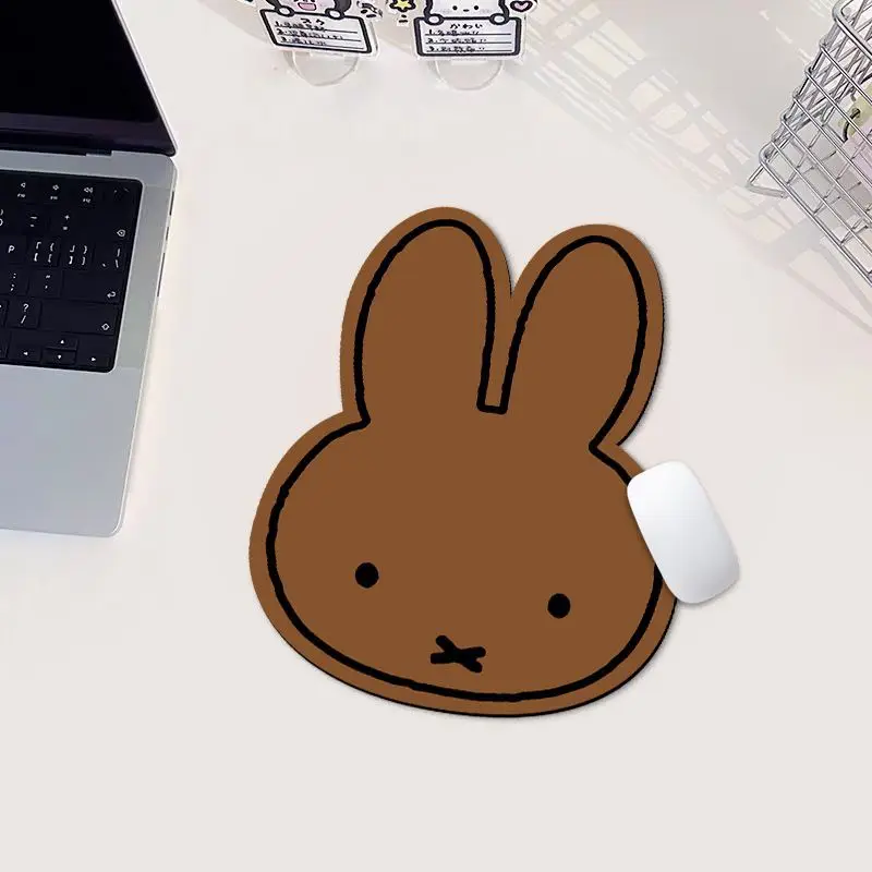 かわいいミッフィーのウサギ型マウスパッド、おしゃれなオフィス - Home Office Desk Ideas のレビューと価格